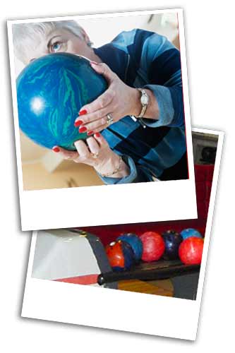 Huisvrouwen bowlen